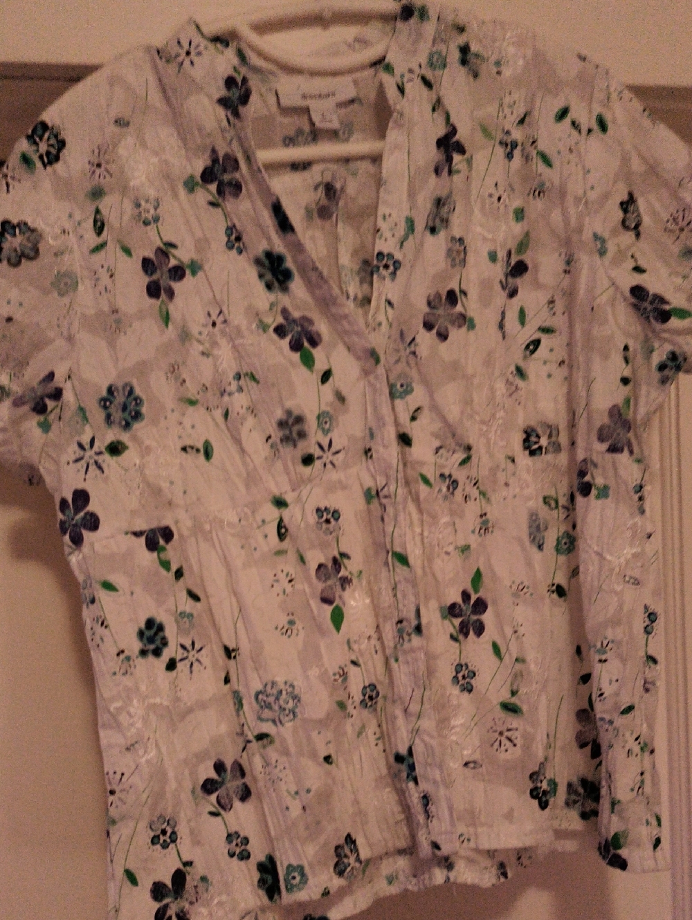 dressbarn White Floral Short-Sleeve V-Neck Blouse
